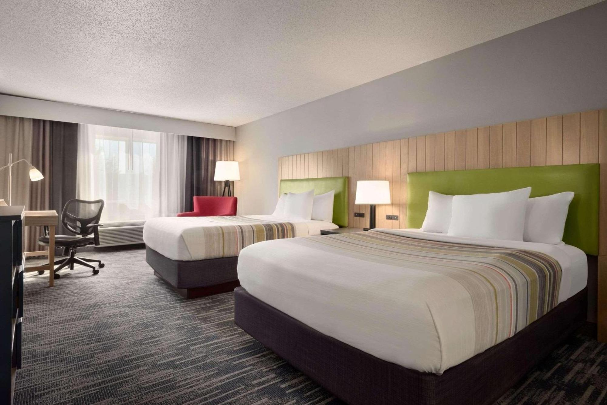 Country & By Radisson, Hotel