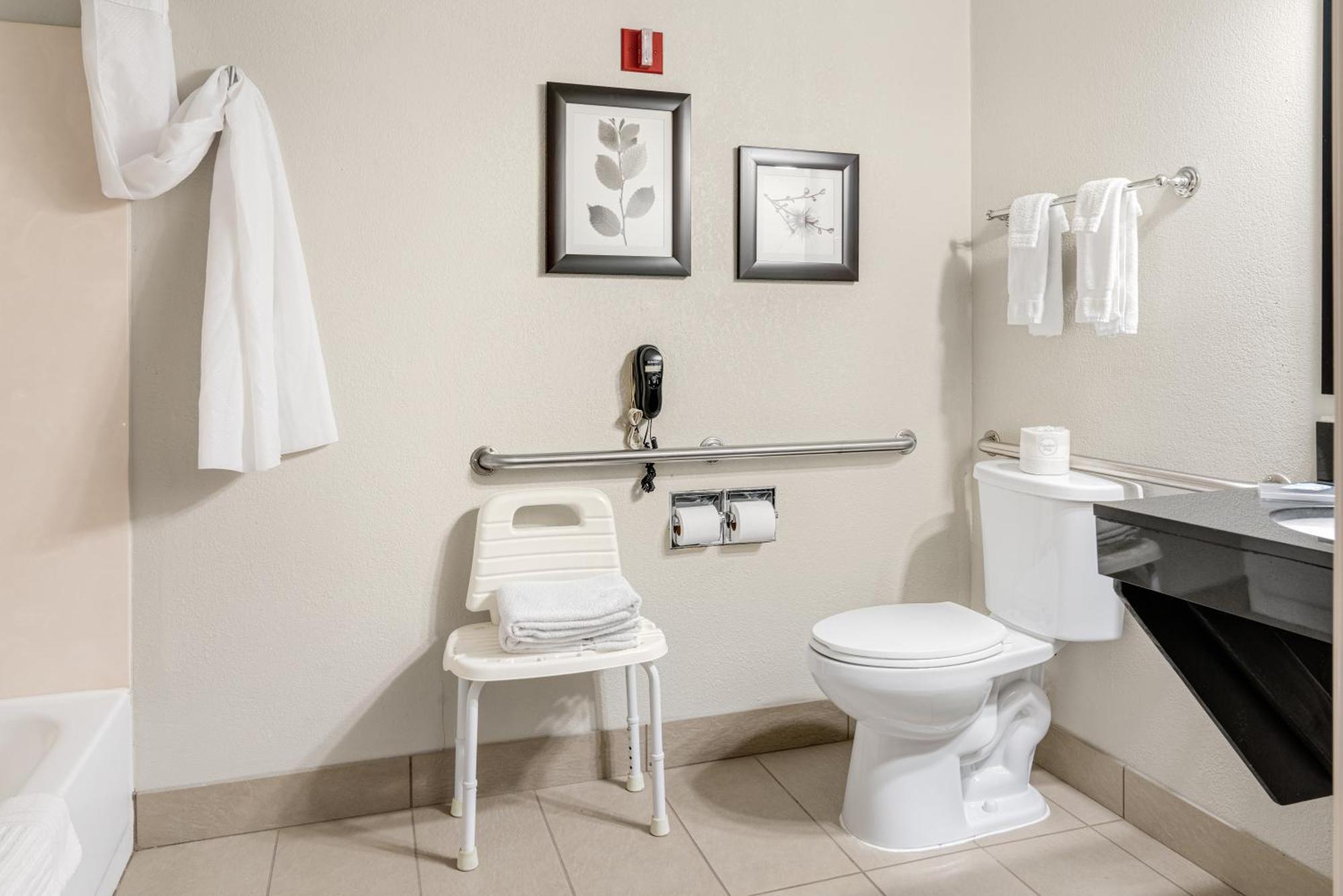 Hotel Country & By Radisson, Brookings